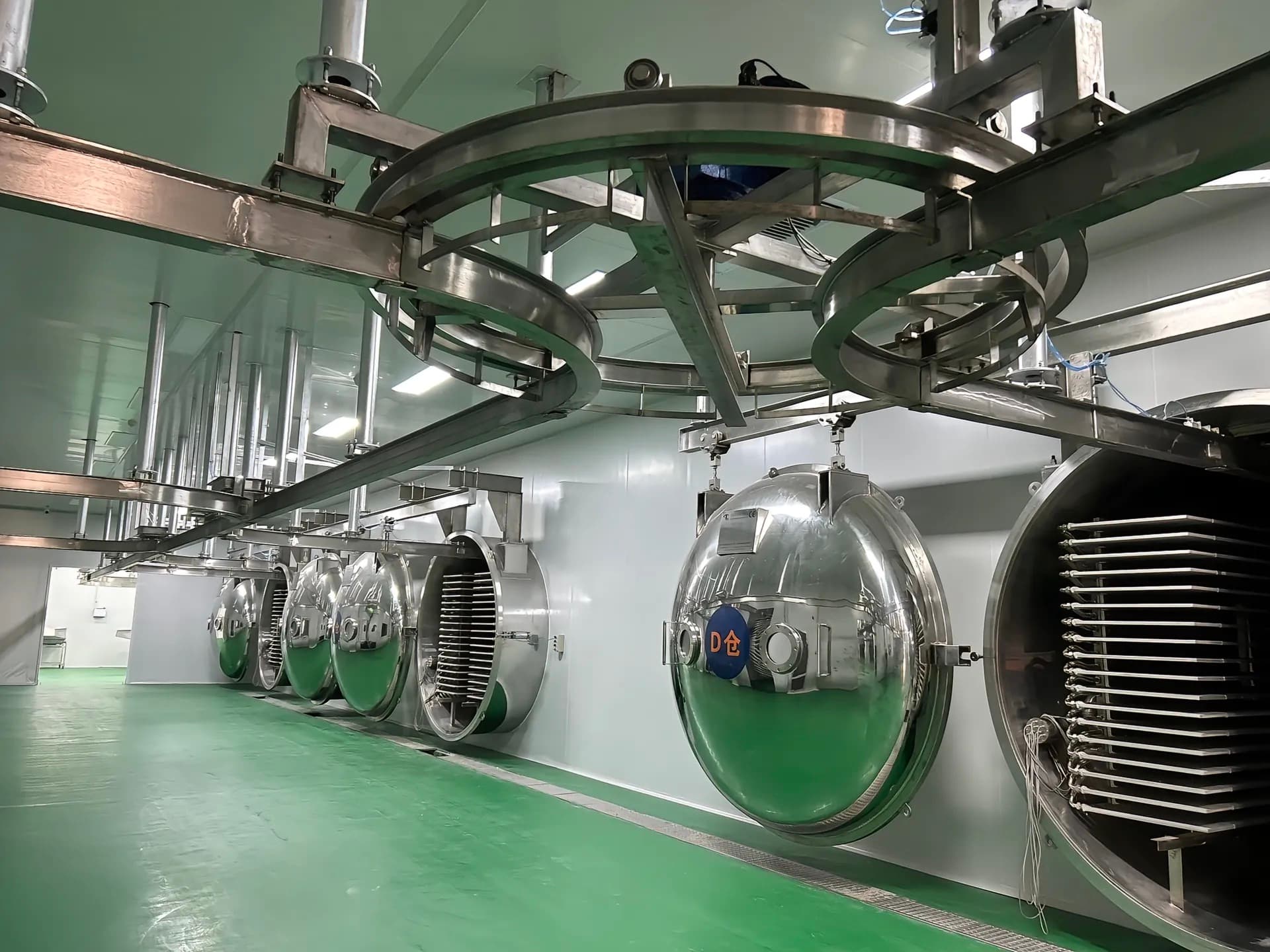 In-house freeze-drying equipment at STRON's Guangzhou manufacturing facility